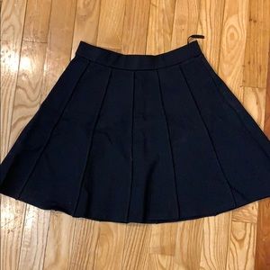 Black pleated skirt size XS